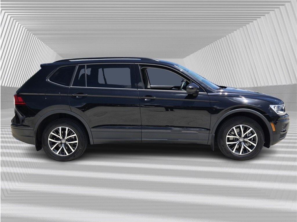 2021 Volkswagen Tiguan S photo 2