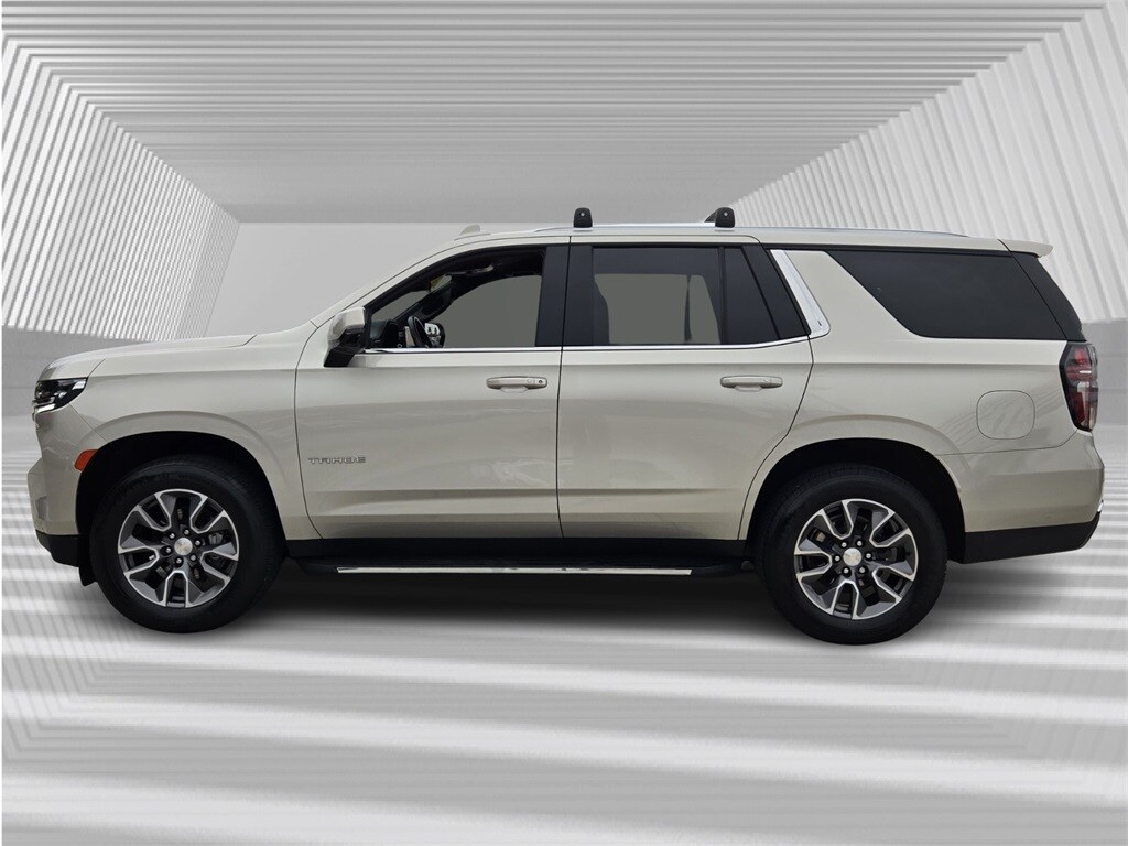 2022 Chevrolet Tahoe LT photo 2