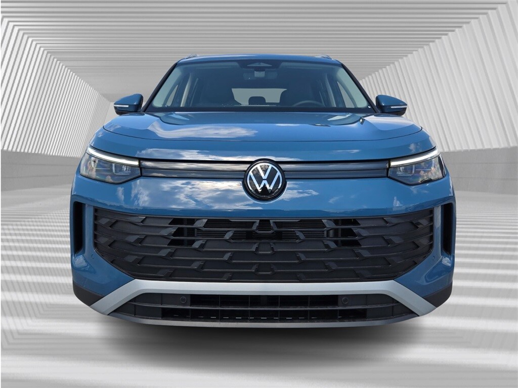 2025 Volkswagen Tiguan SE photo 2
