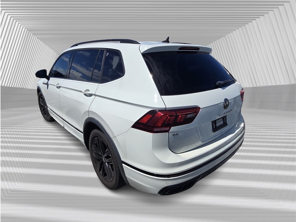 2022 Volkswagen Tiguan SE R-Line Black photo 2