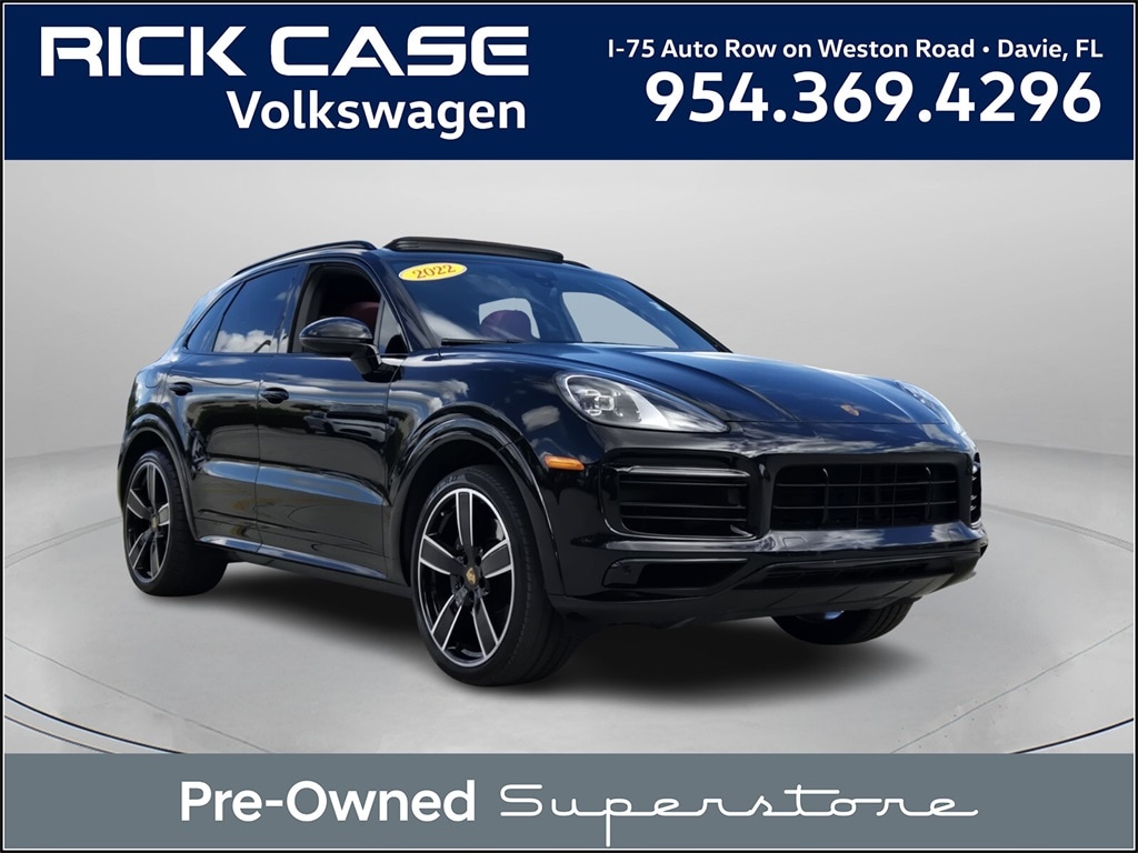 2022 Porsche Cayenne Platinum Edition's photo