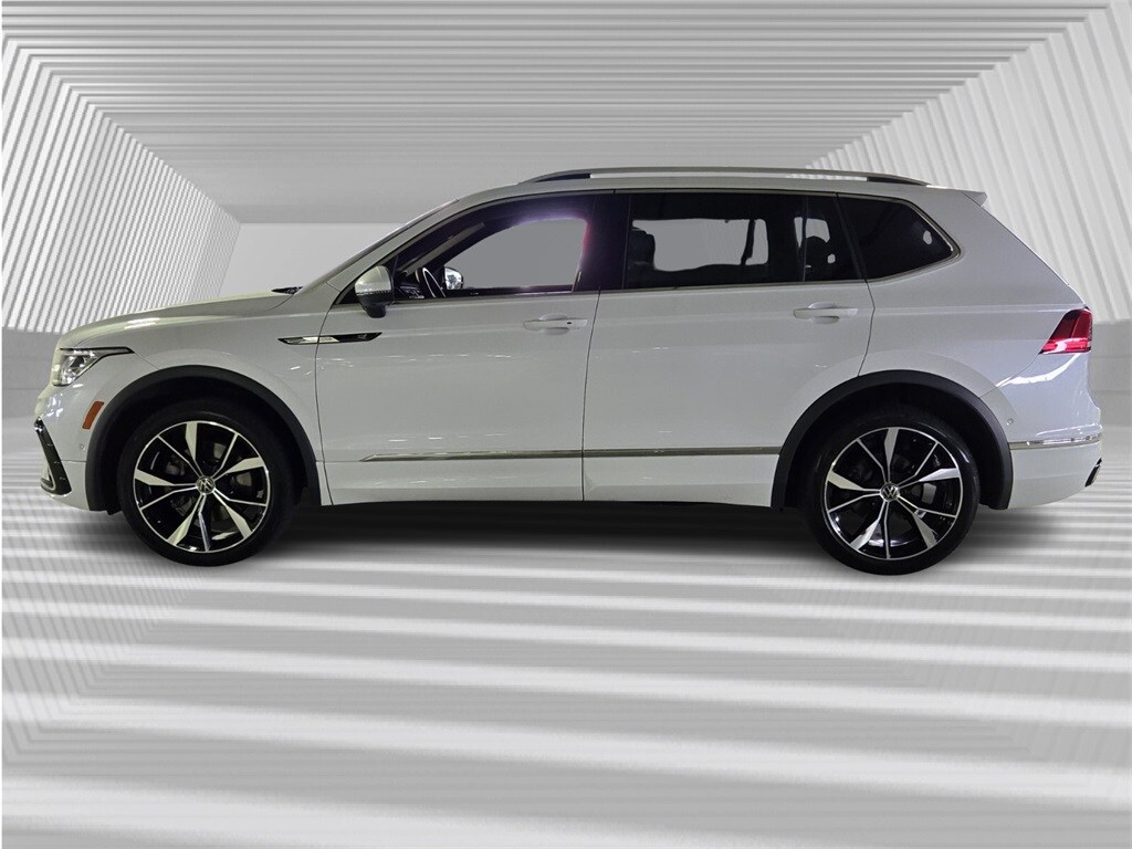 2022 Volkswagen Tiguan SEL Premium R-Line photo 3