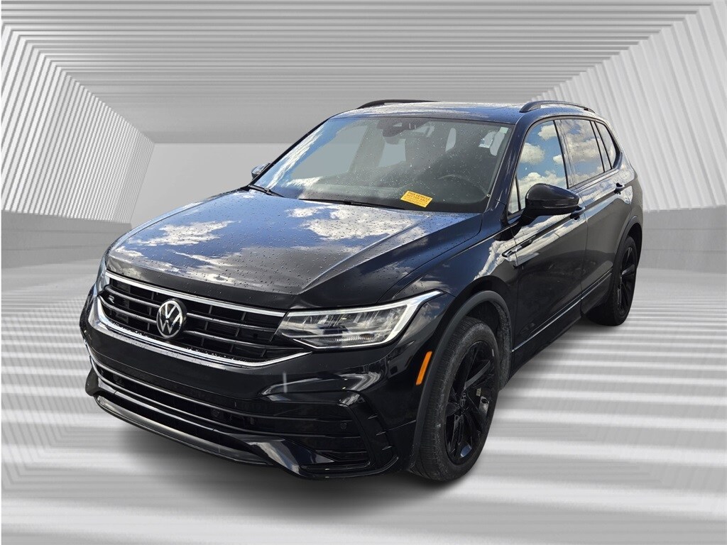 2023 Volkswagen Tiguan SE R-Line Black photo 2