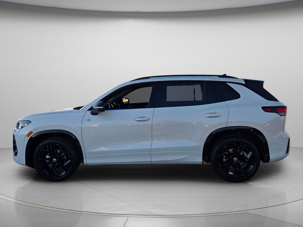 New 2026 Volkswagen Tiguan SE R-Line Black SUV