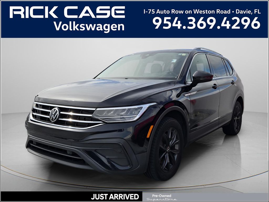 2022 Volkswagen Tiguan 2.0T SE's photo