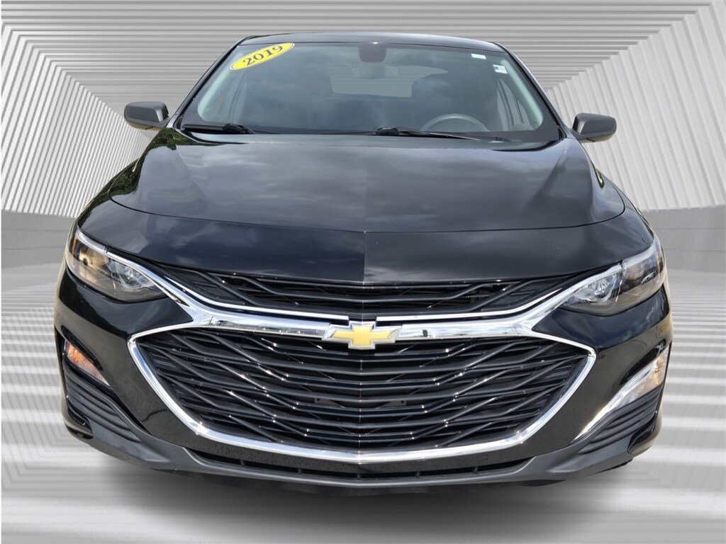 2019 Chevrolet Malibu photo 3