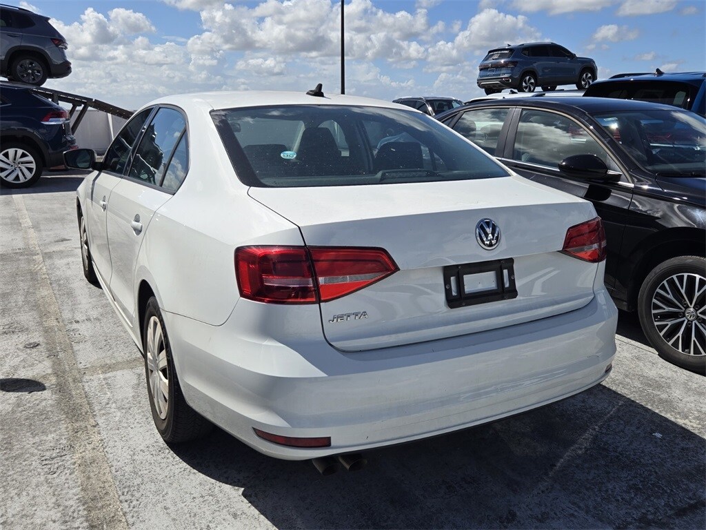 2015 Volkswagen Jetta 2.0 S photo 3