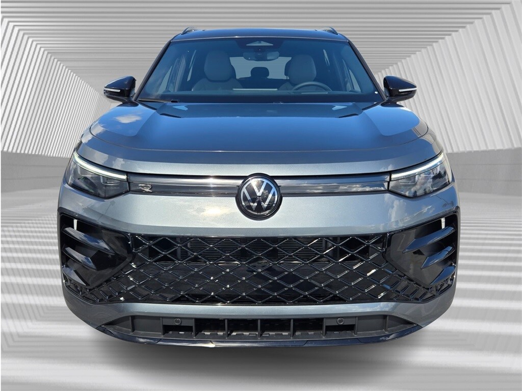 2025 Volkswagen Tiguan SE R-Line Black photo 2