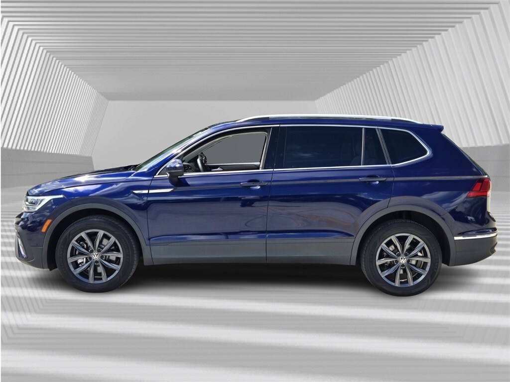 2022 Volkswagen Tiguan SE photo 3