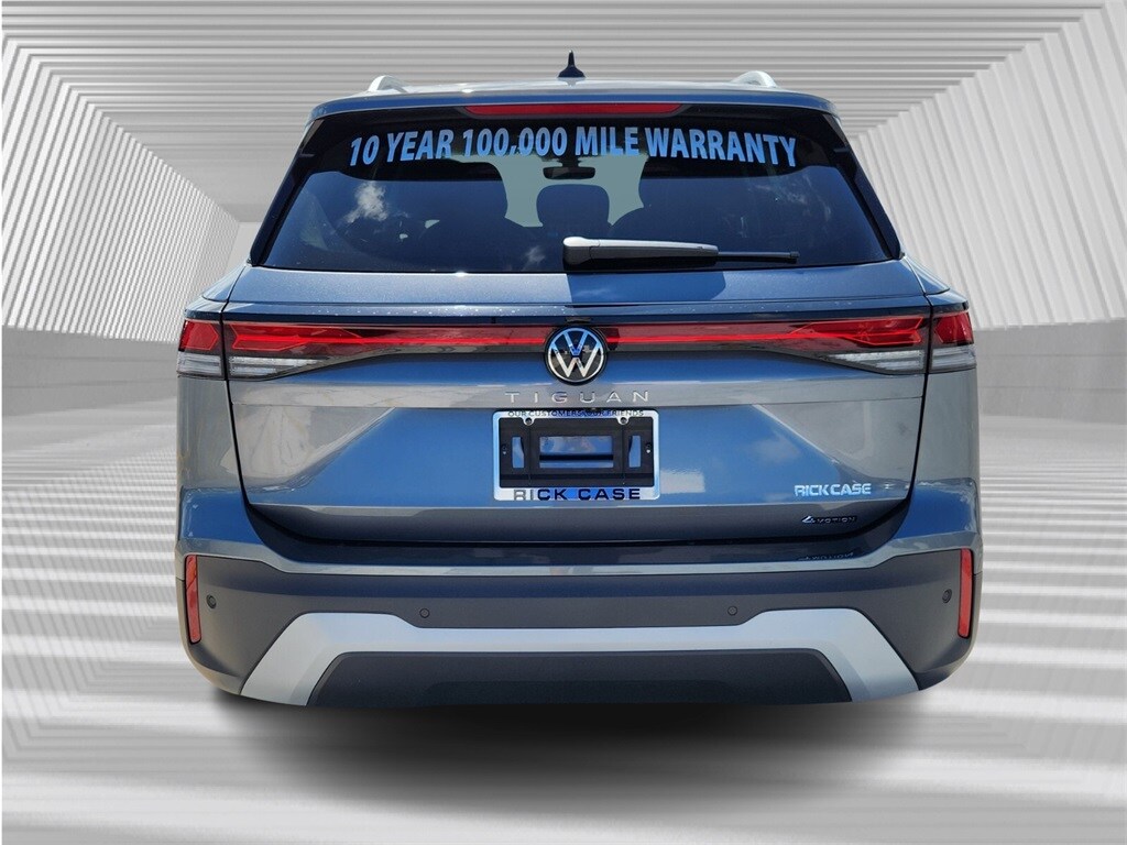 2025 Volkswagen Tiguan S photo 3