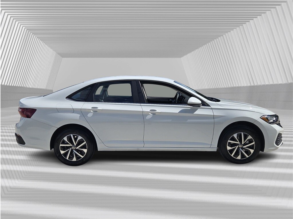 2023 Volkswagen Jetta 1.5T S photo 2