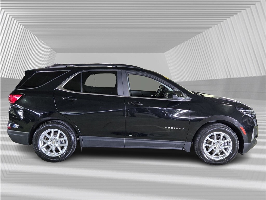 2022 Chevrolet Equinox photo 2