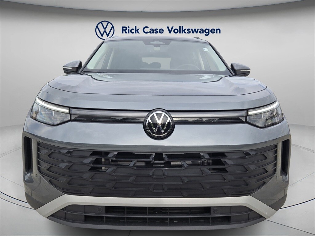 Certified 2025 Volkswagen Tiguan 2.0T SE SUV