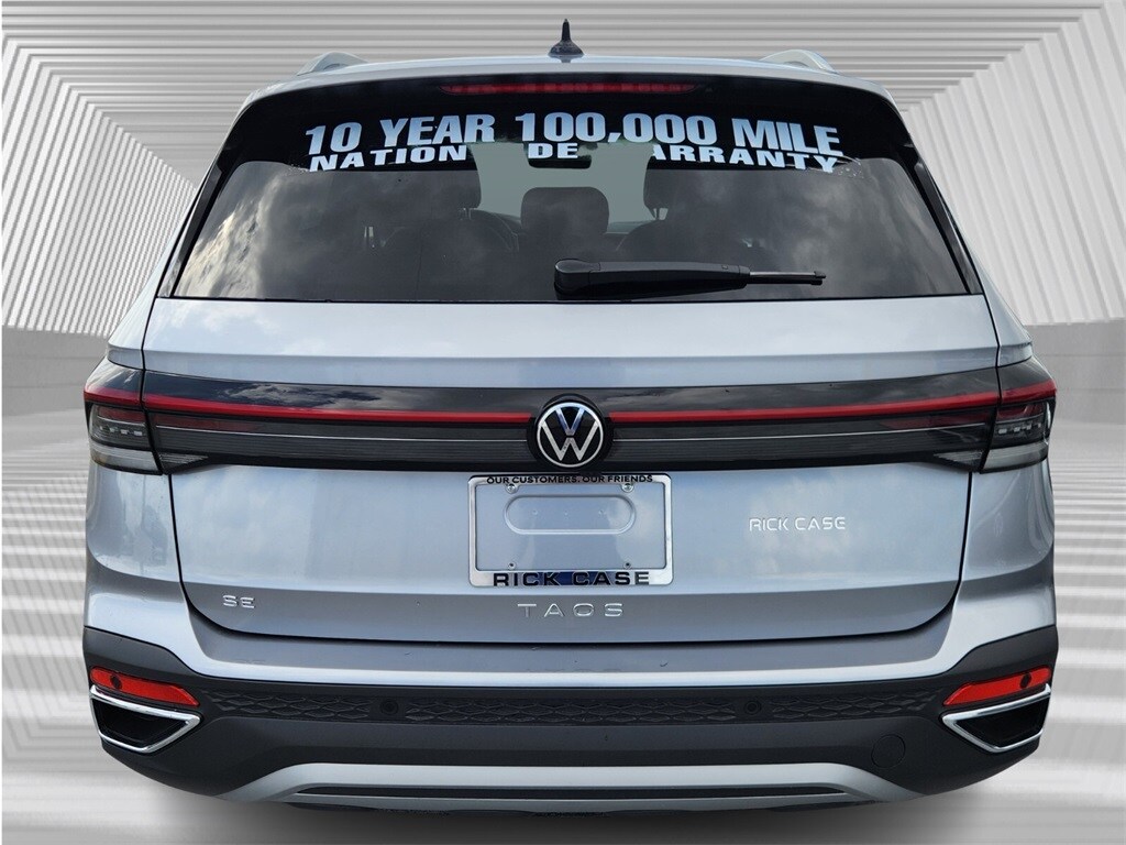 2025 Volkswagen Taos SE photo 4