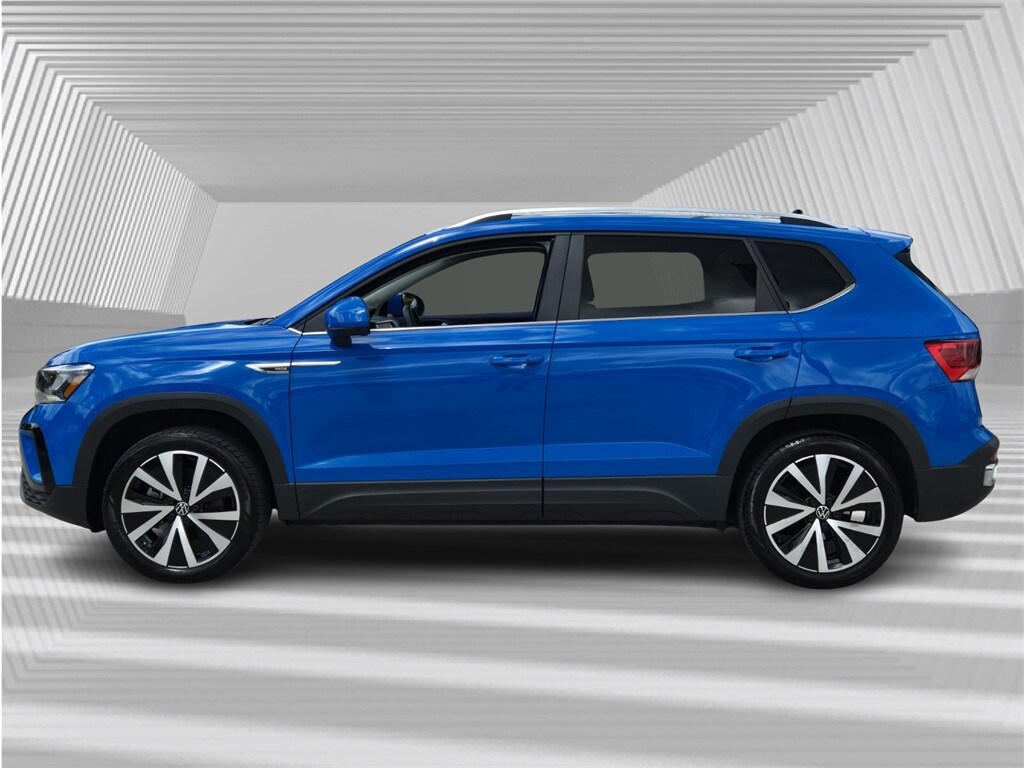 2023 Volkswagen Taos SE photo 3