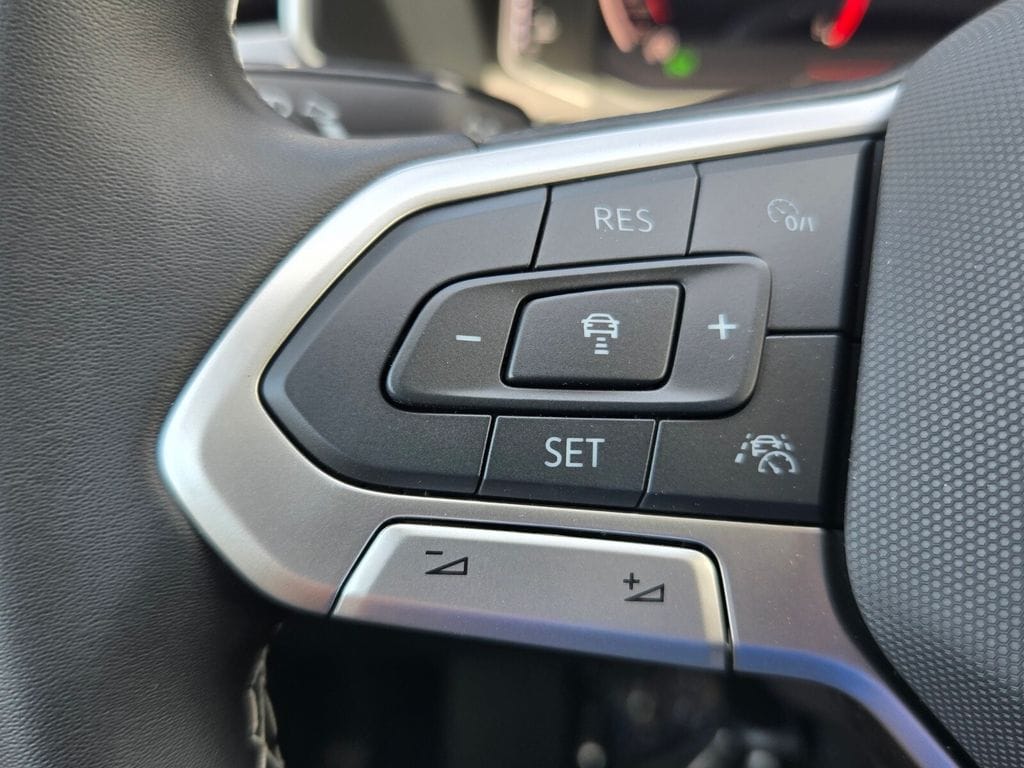 2025 Volkswagen Taos SEL - Photo 13