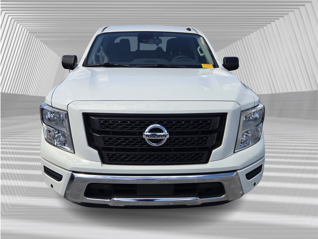 2021 Nissan Titan SV photo 2