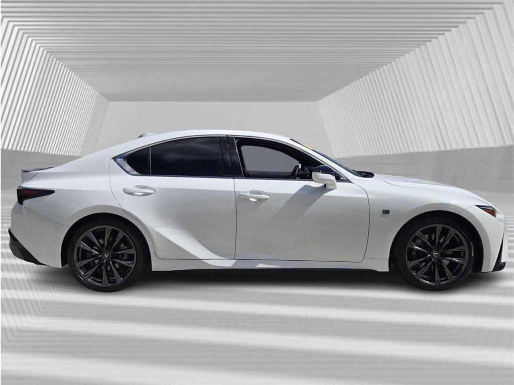 2024 Lexus IS 350 F SPORT photo 2