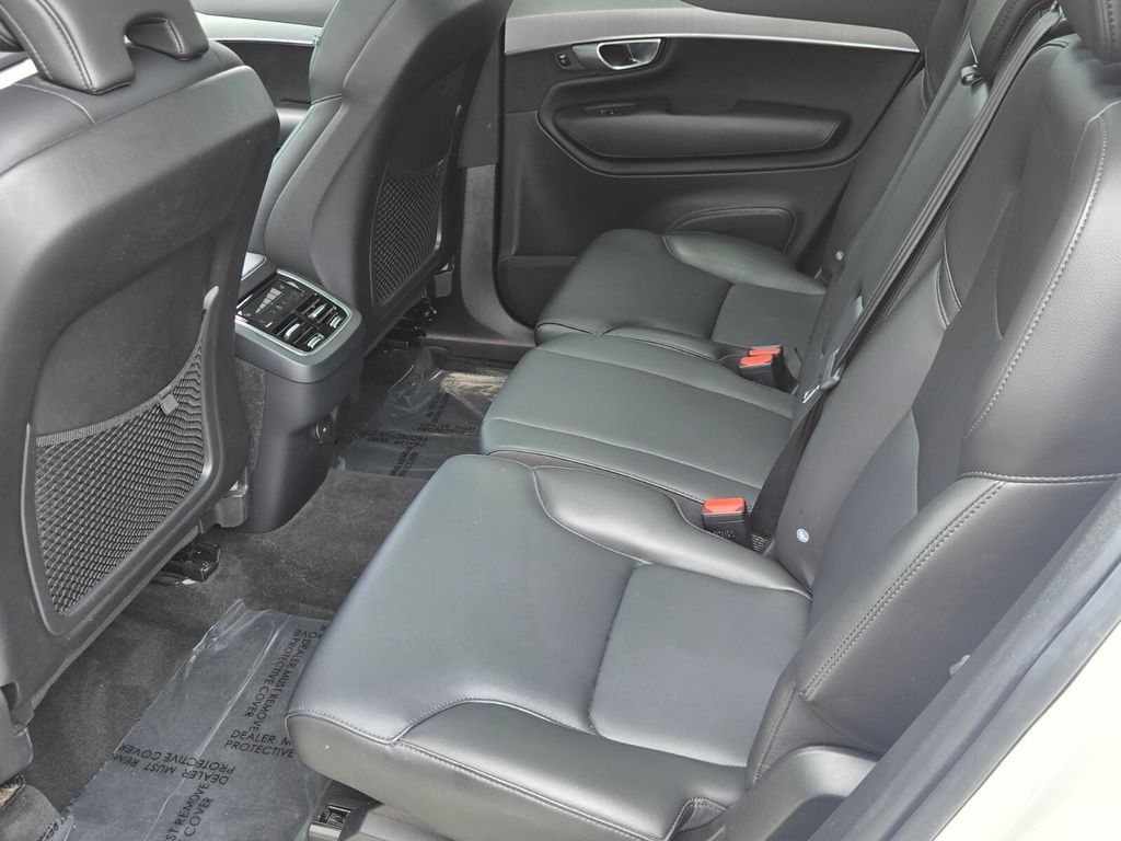 2024 Volvo XC90 Core - Photo 11