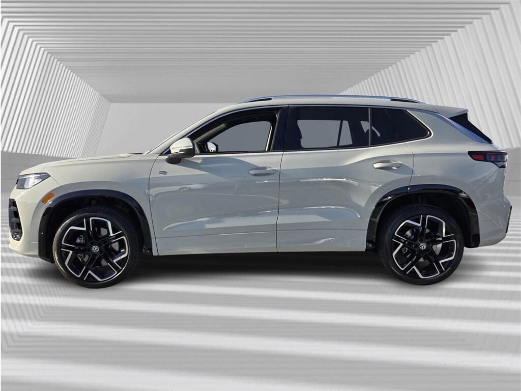 New 2026 Volkswagen Tiguan 2.0T SEL R-Line SUV