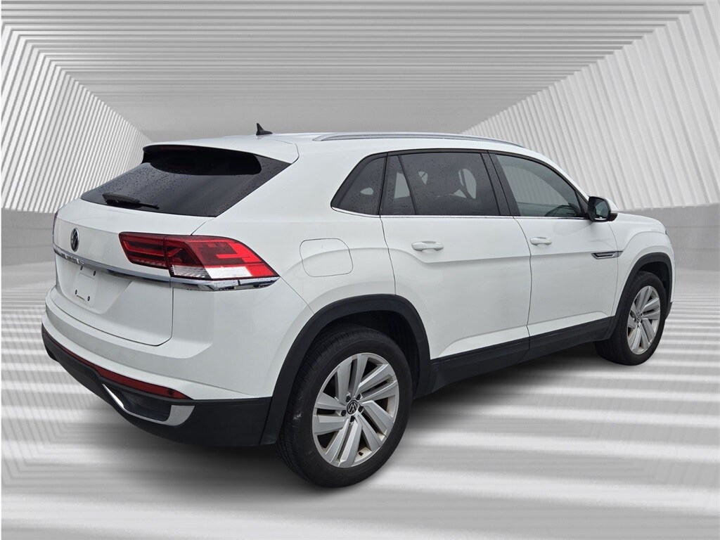 2021 Volkswagen Atlas Cross Sport SE Technology photo 2