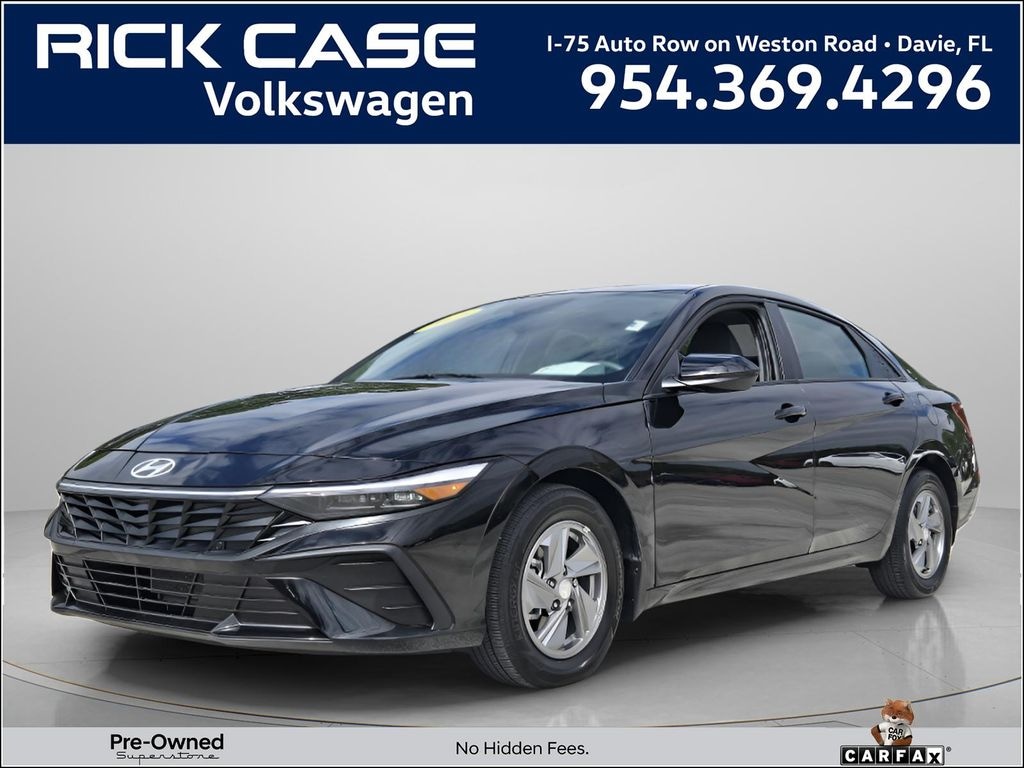 Used 2025 Hyundai Elantra SE Sedan