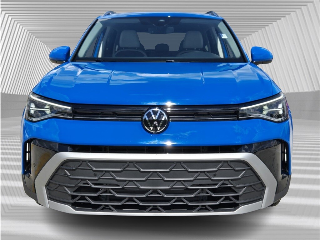 2025 Volkswagen Taos SE photo 4