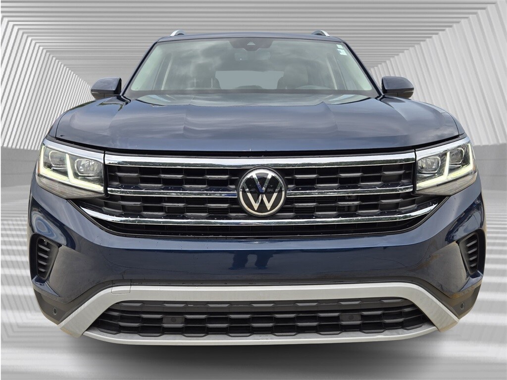 2023 Volkswagen Atlas SEL photo 3
