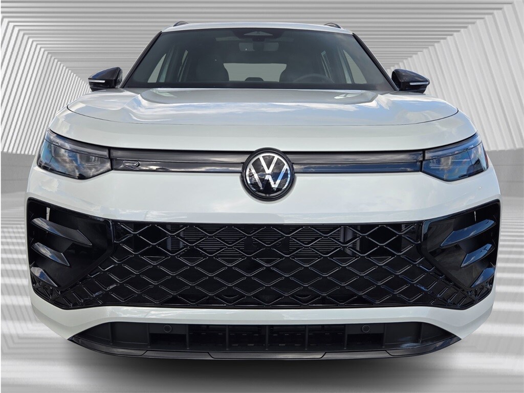 2026 Volkswagen Tiguan SE R-Line Black photo 3