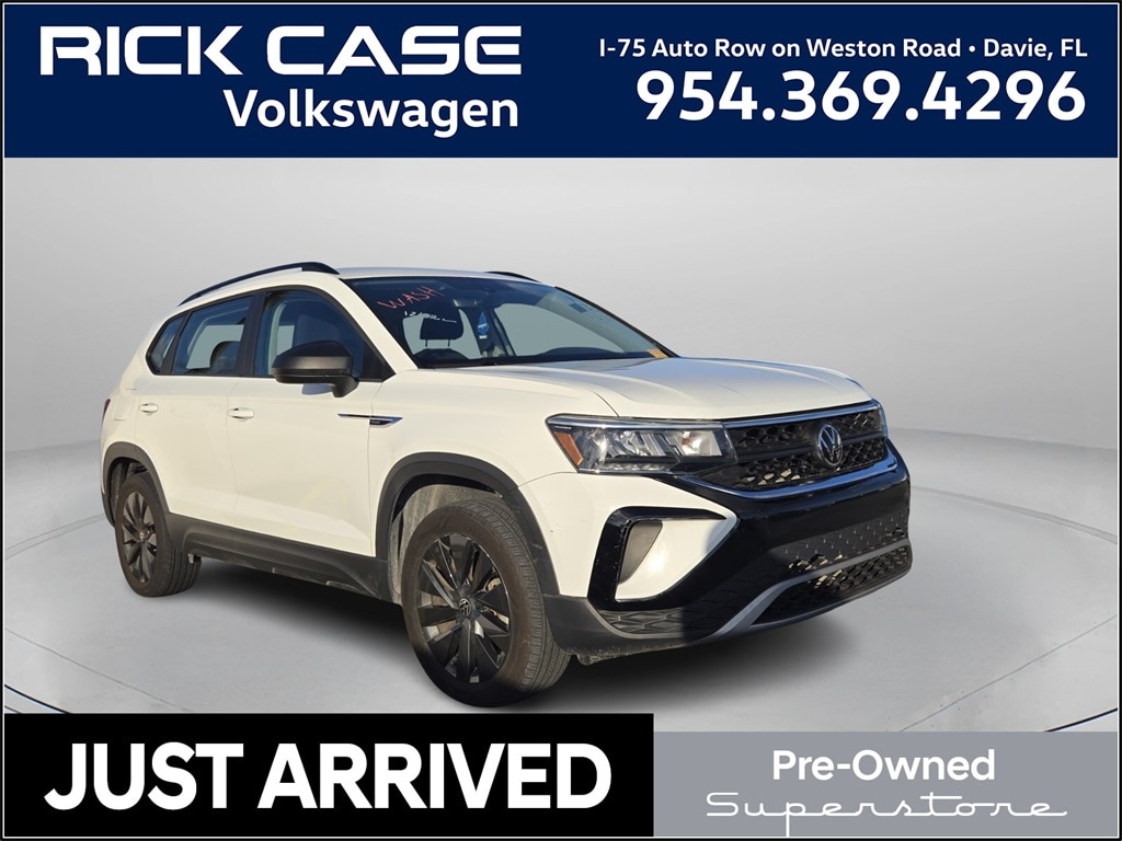 2023 Volkswagen Taos S's photo