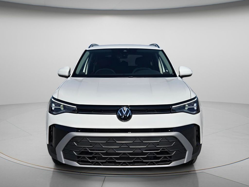 New 2026 Volkswagen Taos 1.5T SE SUV