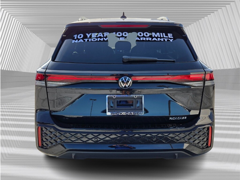 2026 Volkswagen Tiguan SE R-Line Black photo 4