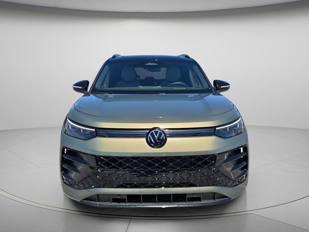 New 2026 Volkswagen Tiguan 2.0T SE R-Line Black SUV