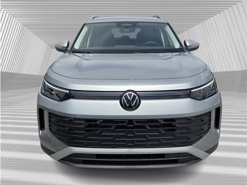 2025 Volkswagen Tiguan SE photo 2
