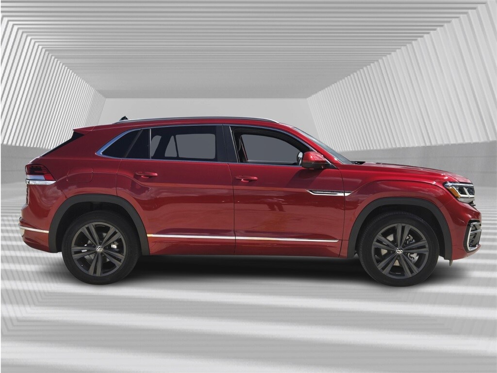 2022 Volkswagen Atlas Cross Sport V6 SEL R-Line photo 2