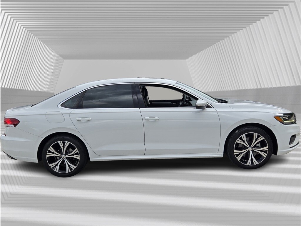 Used 2022 Volkswagen Passat 2.0T SE Sedan