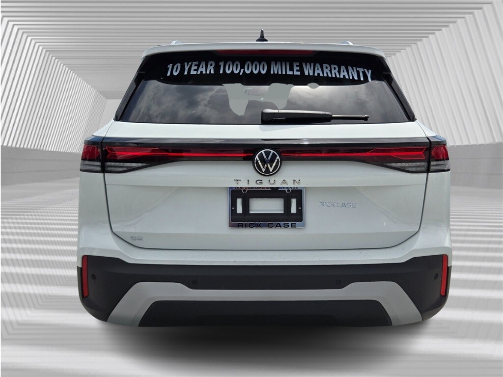 2025 Volkswagen Tiguan SE photo 3