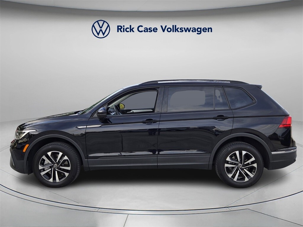 2022 Volkswagen Tiguan S photo 2