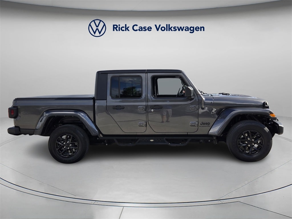 Used 2022 Jeep Gladiator Sport Truck Crew Cab