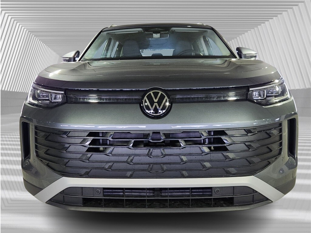 2025 Volkswagen Tiguan SE photo 3