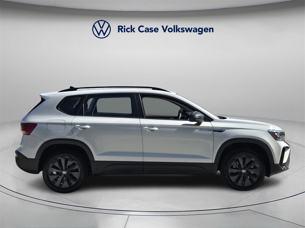 2023 Volkswagen Taos S photo 2