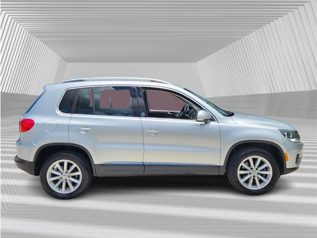 Used 2017 Volkswagen Tiguan Wolfsburg Edition with VIN WVGRV7AX1HK039639 for sale in Davie, FL
