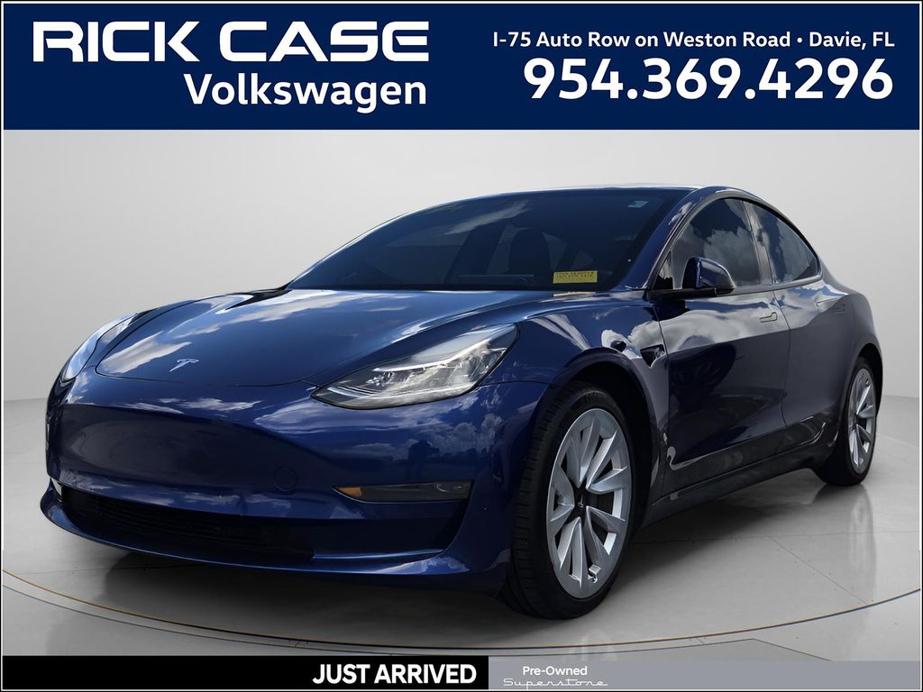 2021 Tesla Model 3 Standard Range Plus's photo