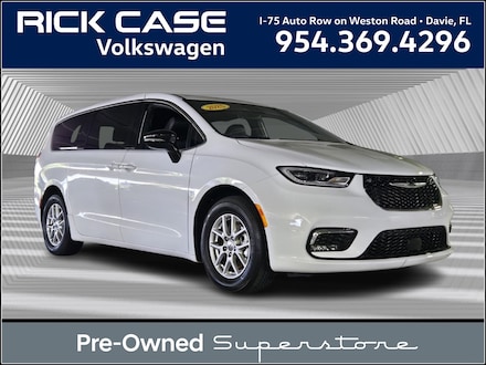 2025 Chrysler Pacifica Select Van Passenger Van