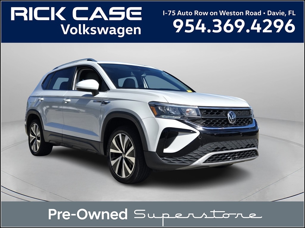 2022 Volkswagen Taos SE's photo