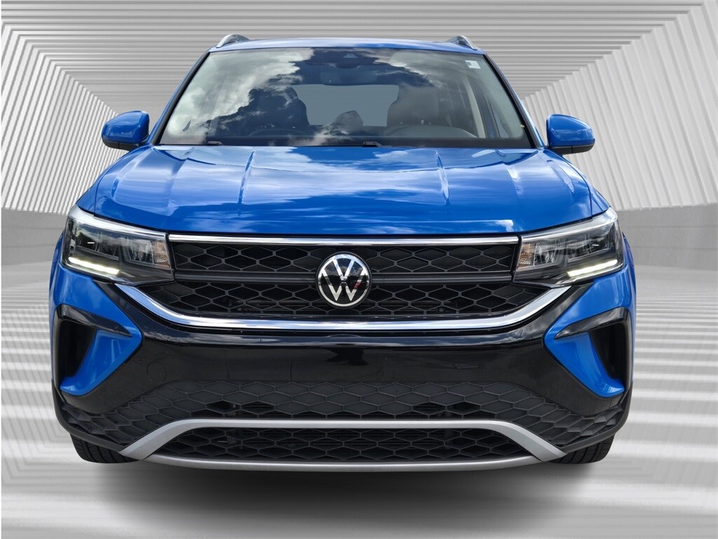2023 Volkswagen Taos SE photo 4