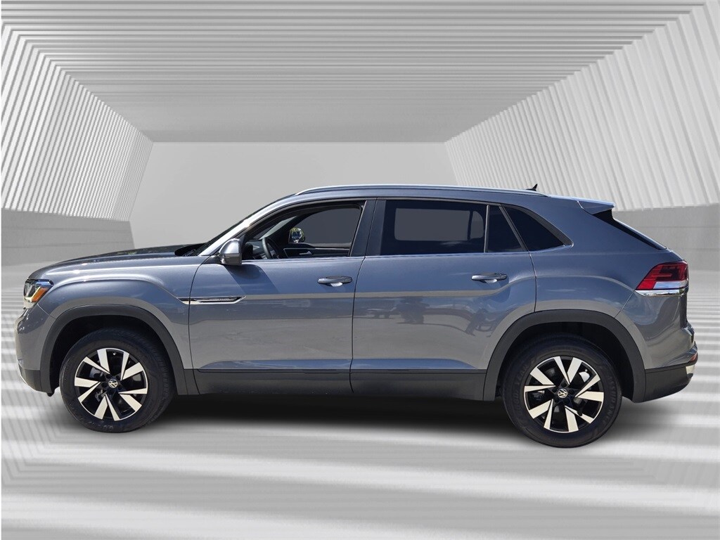 2022 Volkswagen Atlas Cross Sport SE photo 3