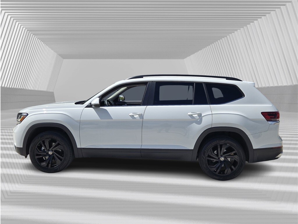2022 Volkswagen Atlas SE Technology photo 2