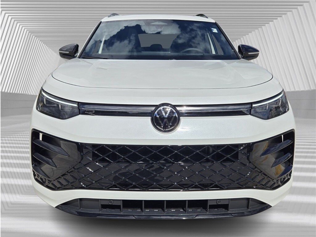 2025 Volkswagen Tiguan SE R-Line Black photo 3