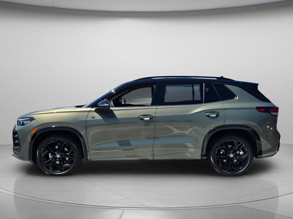New 2026 Volkswagen Tiguan 2.0T SE R-Line Black SUV